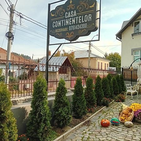 Casa Continentelor Hotel คุมปูลุง ภายนอก รูปภาพ