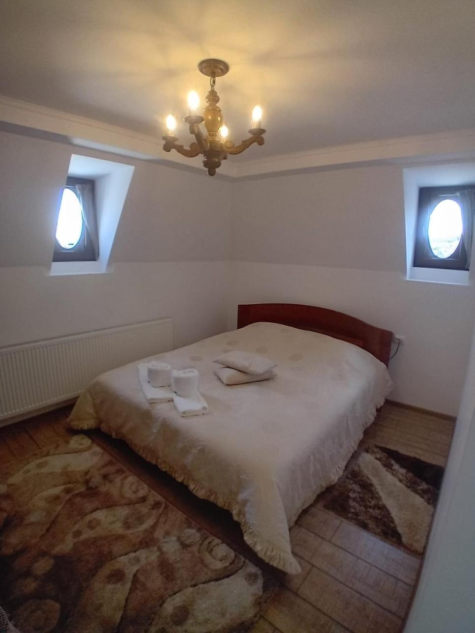 Casa Continentelor Hotel คุมปูลุง ภายนอก รูปภาพ