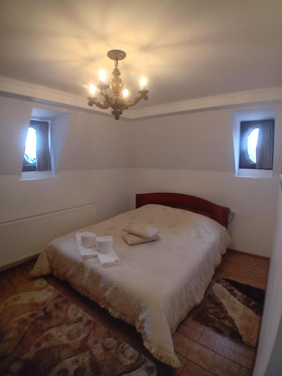 Casa Continentelor Hotel คุมปูลุง ภายนอก รูปภาพ